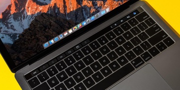 Bao hanh chiec MacBook Pro bi 'ma am', Apple mat oan 10.000 USD hinh anh