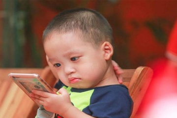 Voi tre em, smartphone gay nghien chang khac gi ma tuy hinh anh