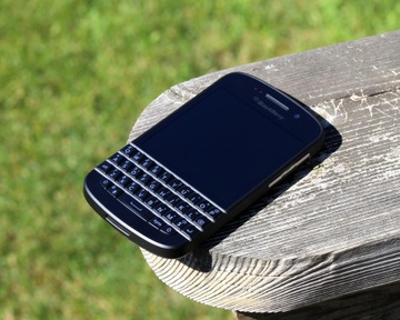 BlackBerry cu bat ngo hot tro lai hinh anh