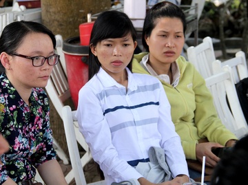 Hon 100 giao vien co nguy co mat viec sau thi tuyen vien chuc hinh anh