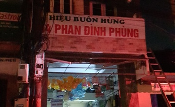 Ngoi nha 3 tang boc chay ngay giap Tet hinh anh