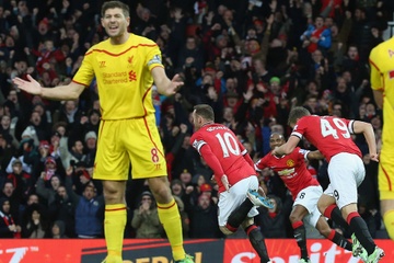 CDV Man Utd giang bieu ngu che gieu HLV Rodgers va Gerrard hinh anh