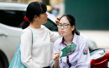 'Lam bai duoc khong con' - cau noi thay long me cha vao nhung ngay thi hinh anh