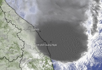 Bao so 10 ap sat vung bien Quang Ngai - Phu Yen hinh anh