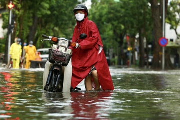 Ha Noi mua lon, nhieu noi bi ngap hinh anh