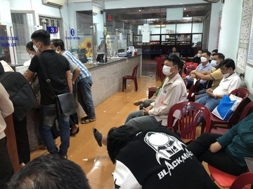 Dinh chi cong tac 7 can bo Chi nhanh Van phong dat dai o Binh Phuoc hinh anh