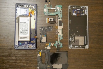 Ben trong Note9: Tan nhiet moi, pin 'khung', sap xep dep mat hinh anh