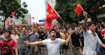 Tra dua cho Huawei, nguoi dung TQ keu goi tay chay iPhone hinh anh