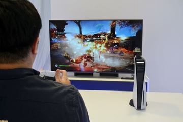 Doan clip thuc te dau tien ve PS5: May dep, gamepad moi me hinh anh