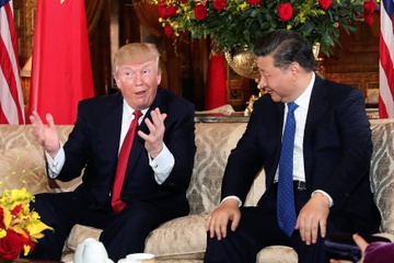Tong thong Trump don Chu tich Tap Can Binh o Florida hinh anh