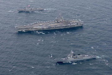 Tau san bay My tuan tra gan ban dao Trieu Tien hinh anh