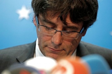 Cuu thu hien Catalonia bi trieu tap toi toa de tham van hinh anh