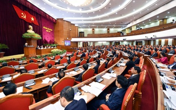 Trung uong thao luan viec doi moi bo may chinh tri hinh anh