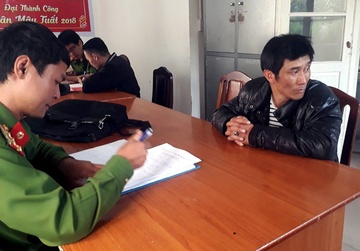 Tu vu dan lac, canh sat phat hien 'kho' vu khi quan dung hinh anh
