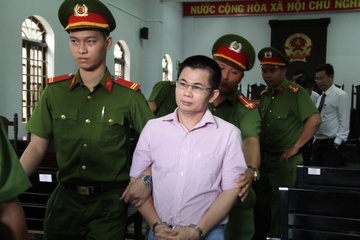 Y an hon 4 nam tu doi voi nguoi gai bay 'hoi lo' de to tieu cuc hinh anh