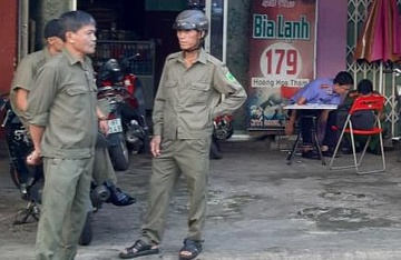 Mot nguoi bi dam chet tai quan karaoke hinh anh