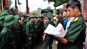Mot thanh nien khong di nghia vu quan su, 3 nguoi bi khoi to hinh anh