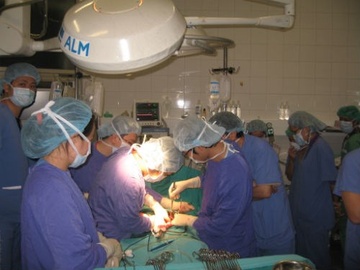 Quyet dinh ghep tim du ca nha khong dong y hinh anh