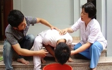 Cach xu ly 5 ngo doc thuong gap ngay Tet tai nha hinh anh