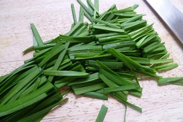 Rau he - vi thuoc re tien giup quy ong keo dai 'cuoc yeu' hinh anh