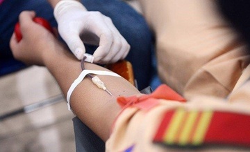 Ha Noi khai truong diem hien mau co dinh ngoai benh vien dau tien hinh anh