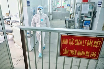 Nguoi dan Ha Long bat dau khai bao y te hinh anh