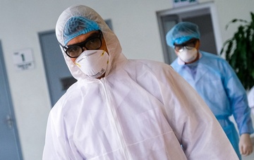 Bac si doc suc dieu tri hai benh nhan tinh trang nang o Ha Noi hinh anh