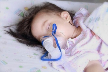Nhieu tre nhiem virus RSV phai nhap vien hinh anh