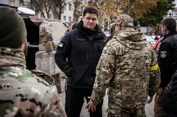 Ukraine cho phep dan vuot song tai Kherson hinh anh