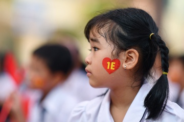 Chấp nhận bỏ nhà riêng, thuê chung cư nuôi con học trường tư