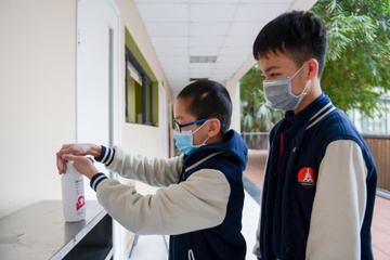 Chu tich Ha Noi chot mam non va tieu hoc di hoc lai tu 11/5 hinh anh