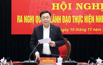 Bi thu Vuong Dinh Hue lam viec voi Bo Tu lenh thu do hinh anh