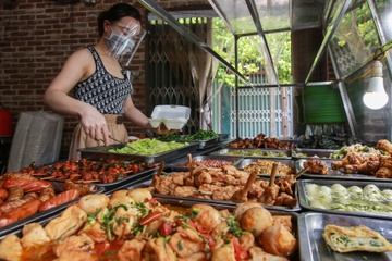 Tu 16/9, Ha Noi cho mot so quan, huyen duoc ban hang an, uong mang ve hinh anh