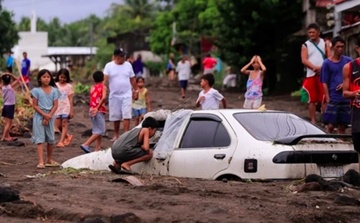 So nguoi chet tang cao do bao Tra Mi o Philippines hinh anh