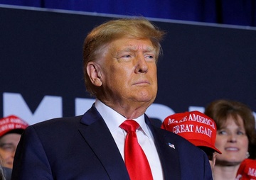 Ve du le nham chuc cua ong Trump co gia bao nhieu? hinh anh