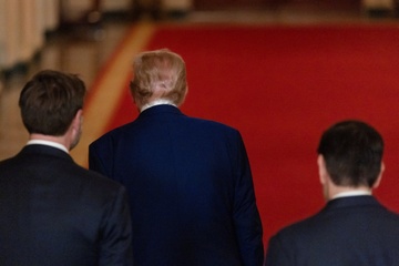 Washington chia re sau chien dich khong kich Iran cua Tong thong Trump hinh anh
