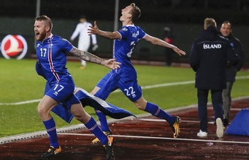 Iceland vo oa hanh phuc voi tam ve World Cup dau tien trong lich su hinh anh