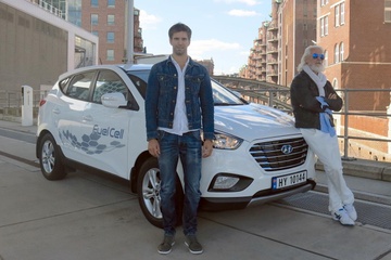 Hyundai ix35 chay pin nhien lieu lap ky luc the gioi hinh anh