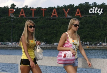 Pattaya mo cua nhung du khach quoc te chua dam den hinh anh
