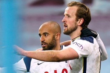 Tottenham lay vi tri thu 6 cua Liverpool hinh anh