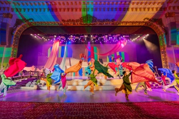 Vinpearl Nha Trang - diem den cua nhung show dien xung tam quoc te hinh anh
