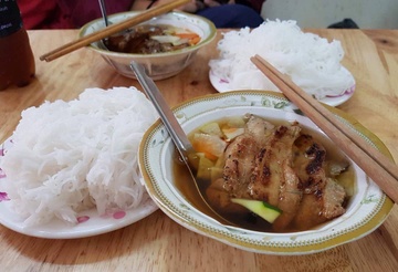 5 quan bun hap dan cho ngay ‘chan com’ o Sai Gon hinh anh
