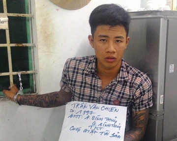 9X xam tro kin tay chay Exciter giat tai san phu nu di duong hinh anh