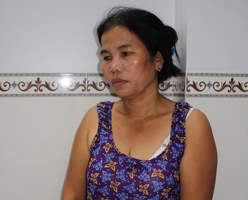 Nhieu cap vo chong ‘xo kham’ trong duong day lo de mien Tay hinh anh