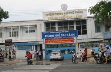 Buoc thoi viec giao vien lam lo de thi lop 11 o Dong Thap hinh anh