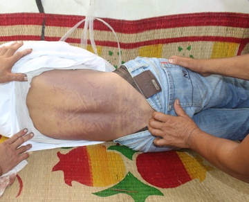 Nghi pham tu vong sau khi bi bat vi mua ban ma tuy hinh anh