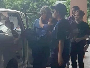 Ro ri khi gas, hang loat cong nhan nhap vien cap cuu hinh anh