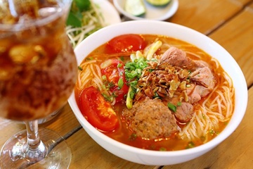 Nguoi phu nu an bat bun bi de nghi phat 17,5 trieu hinh anh