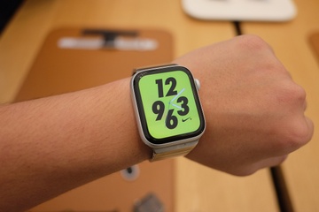 Chi tiet Apple Watch Series 4 - man hinh lon, vien cuc mong hinh anh
