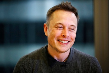 Mao danh Elon Musk de lua tang Bitcoin, Tesla Model 3 hinh anh